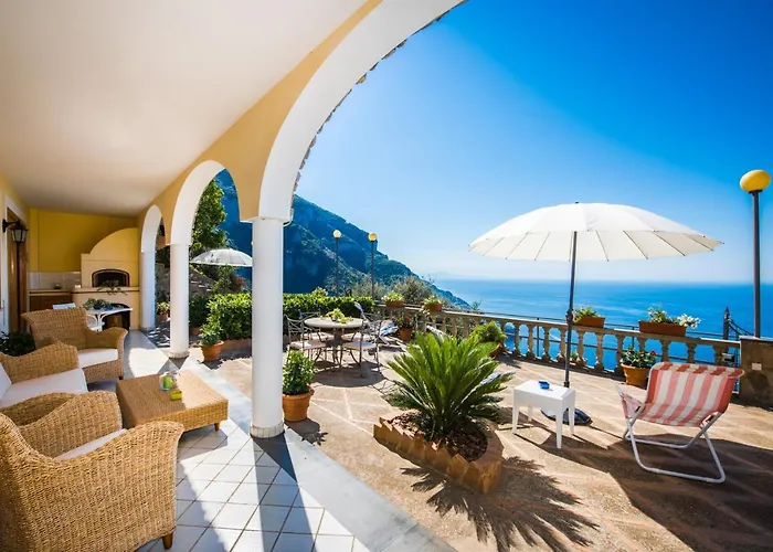 Villa Savina - Elegant Family Villa Overlooks Amalfi Coast -